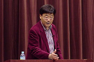 写真:三谷太一郎氏